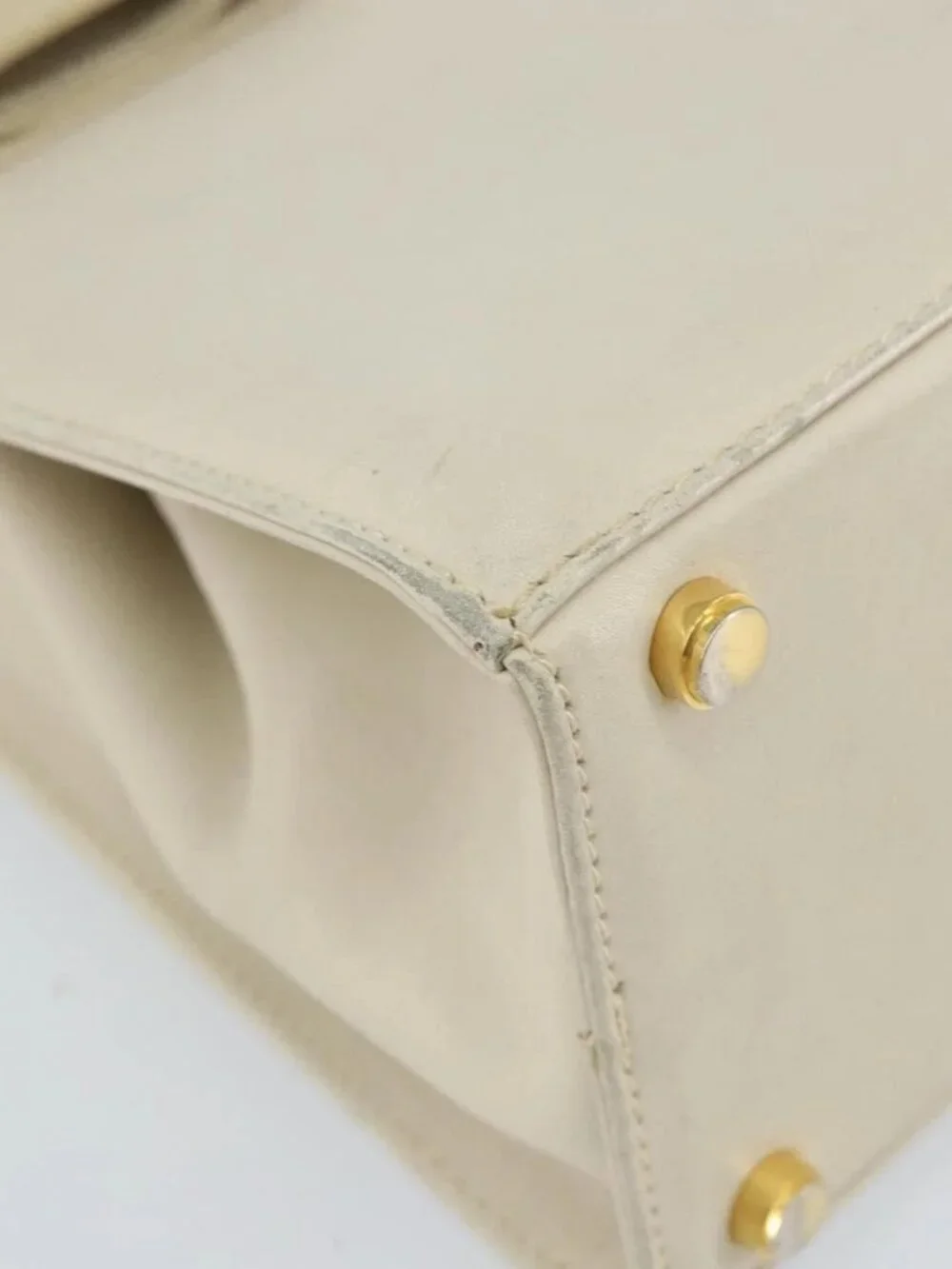 Salvatore Ferragamo Vala Hand Bag Leather White Gold Auth 166678